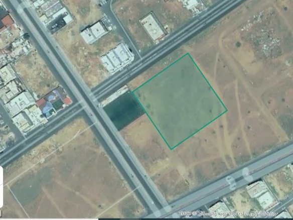 Residential land in Riyadh District 10,000 sqm plot: 1044/a